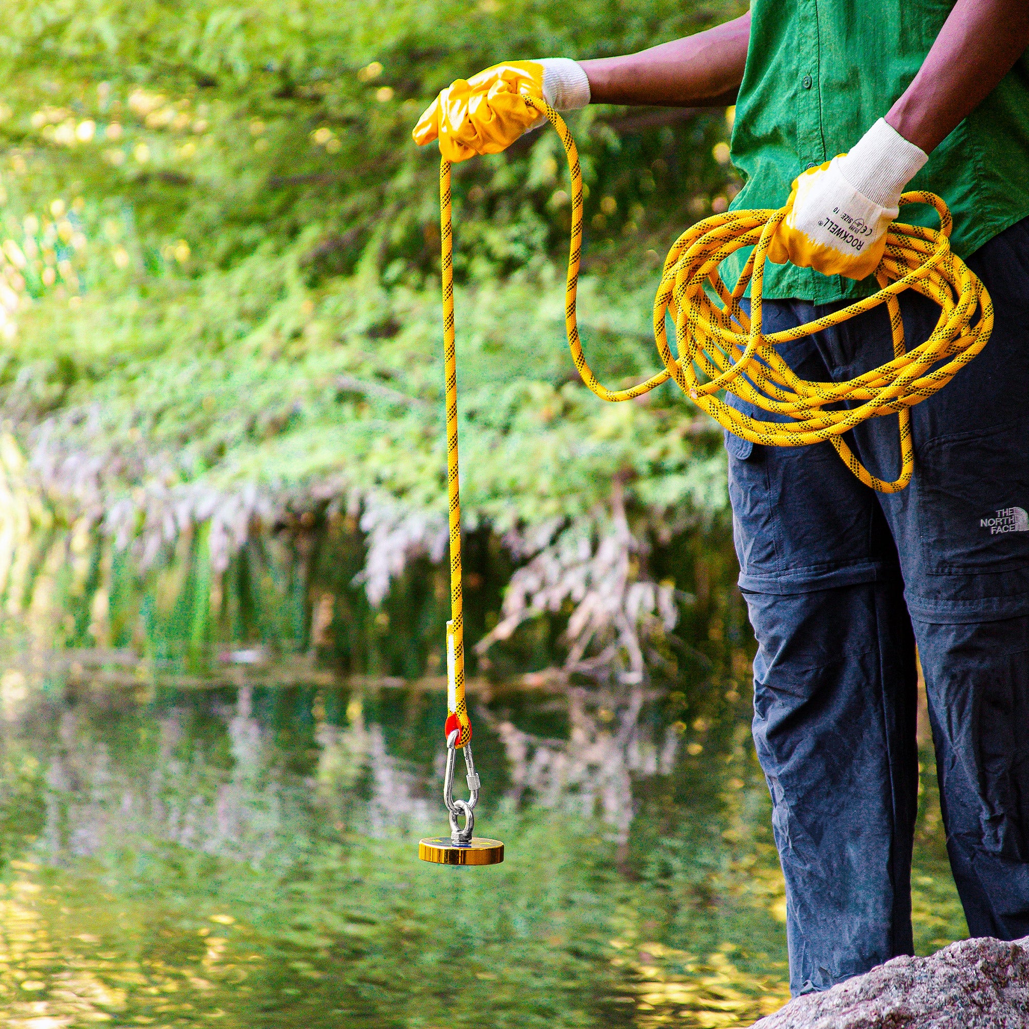 1000 lbs Magnet Fishing Kit w/ 100ft Nylon Rope, Carabiner & Gloves